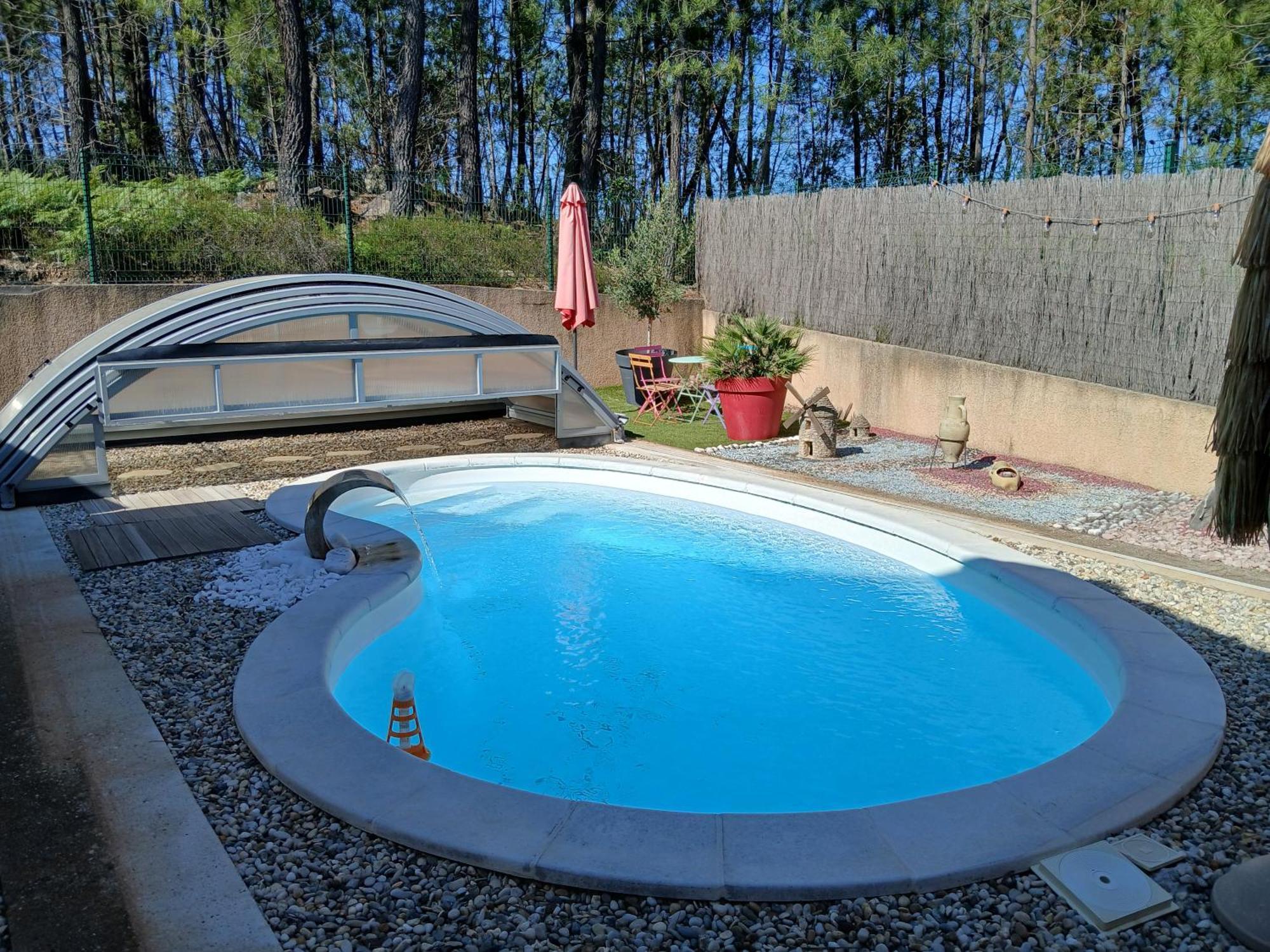 Chalet Charmant Avec Piscine Mercuer エクステリア 写真